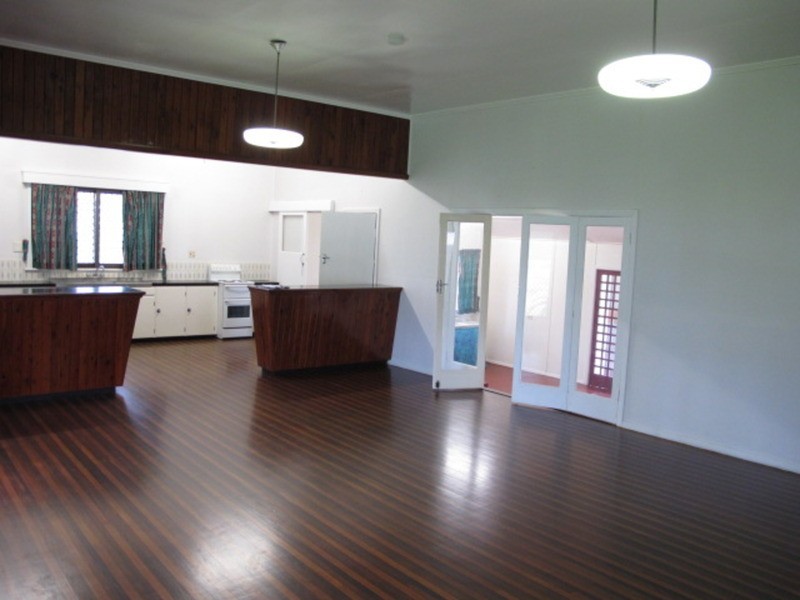 11 Tracey Street, Bowen QLD 4805