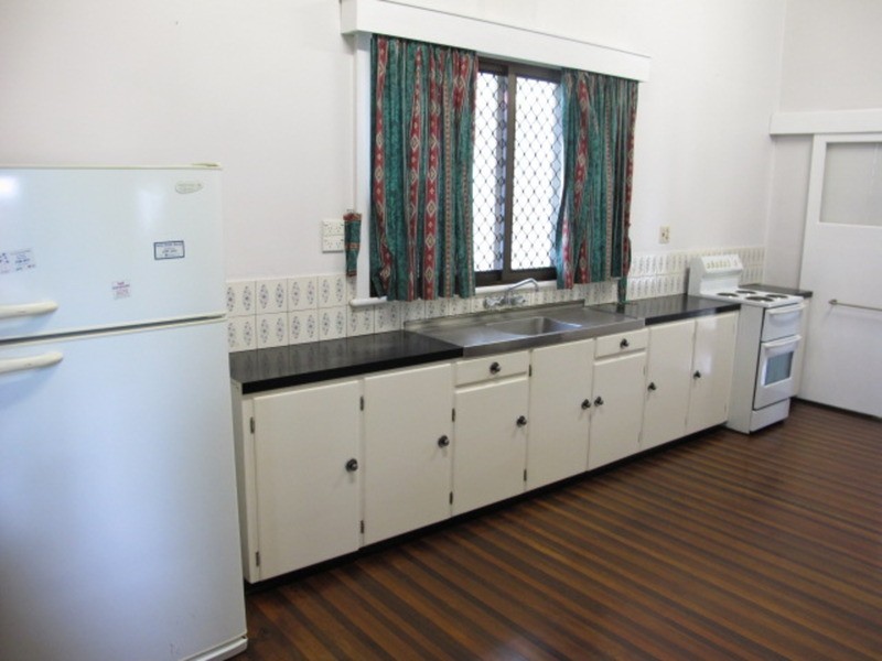 11 Tracey Street, Bowen QLD 4805