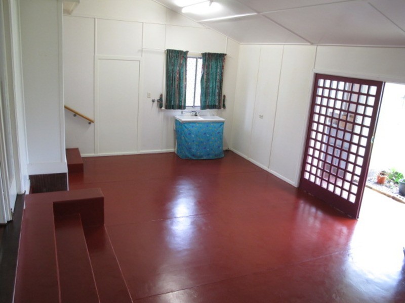 11 Tracey Street, Bowen QLD 4805