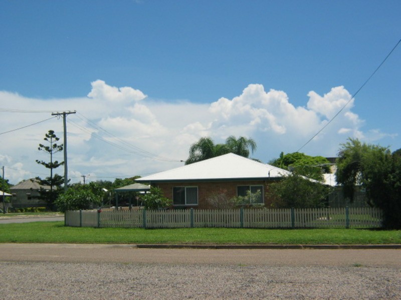 2/28 Sinclair Street, Bowen QLD 4805