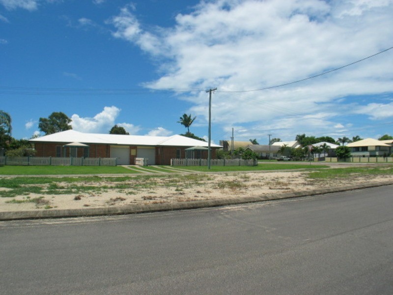 2/28 Sinclair Street, Bowen QLD 4805