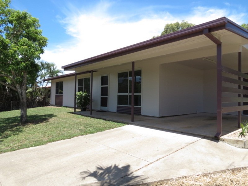 8 Salisbury  Crescent, Bowen QLD 4805