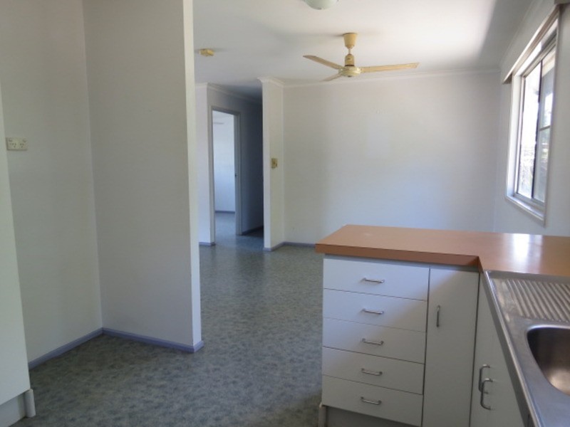 8 Salisbury  Crescent, Bowen QLD 4805