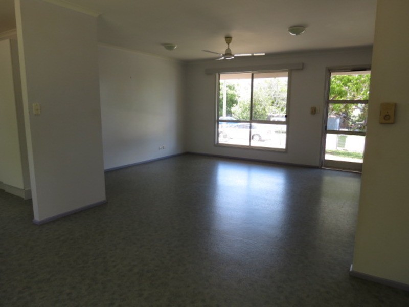 8 Salisbury  Crescent, Bowen QLD 4805