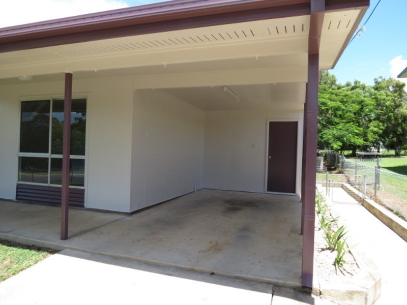 8 Salisbury  Crescent, Bowen QLD 4805