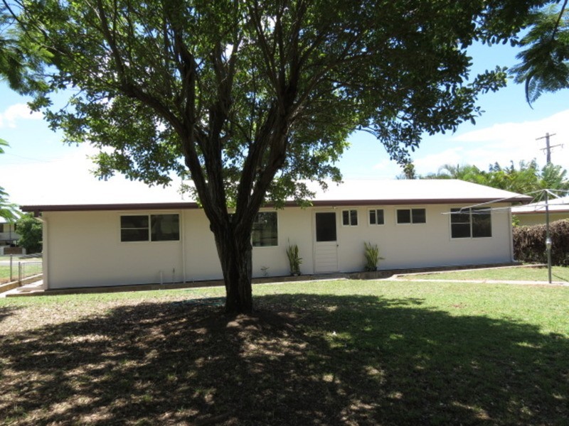 8 Salisbury  Crescent, Bowen QLD 4805