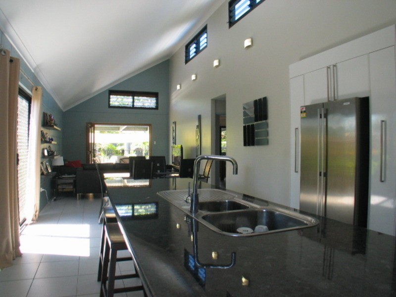 18a Gloucester Street, Bowen QLD 4805