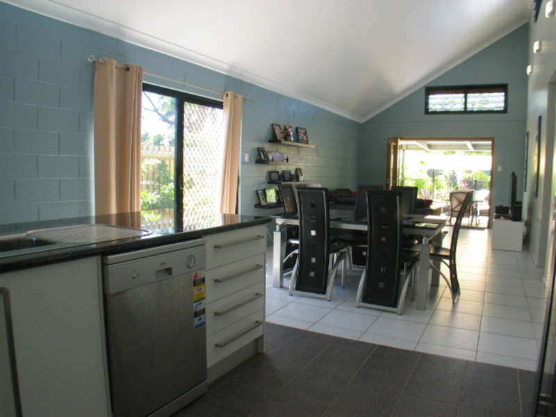 18a Gloucester Street, Bowen QLD 4805