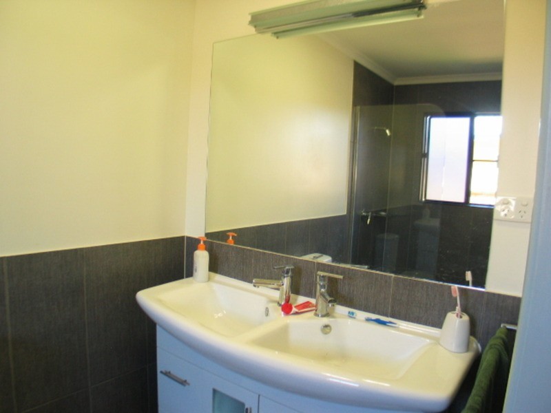 18a Gloucester Street, Bowen QLD 4805