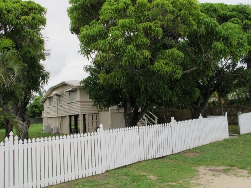 15 Field Street, Bowen QLD 4805