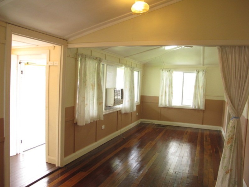 17 Gilbert Street, Bowen QLD 4805