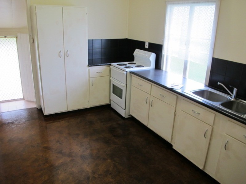 17 Gilbert Street, Bowen QLD 4805