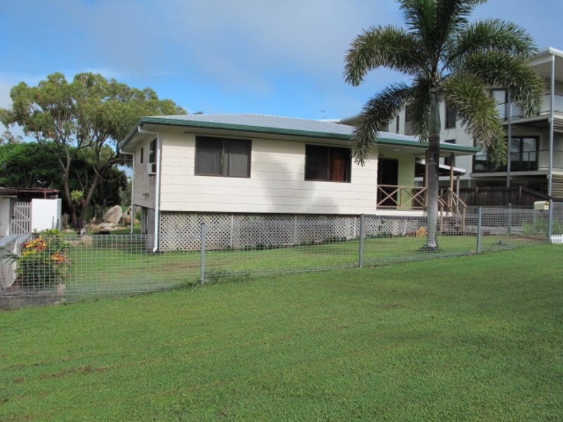 4 Lotus Lane, Bowen QLD 4805