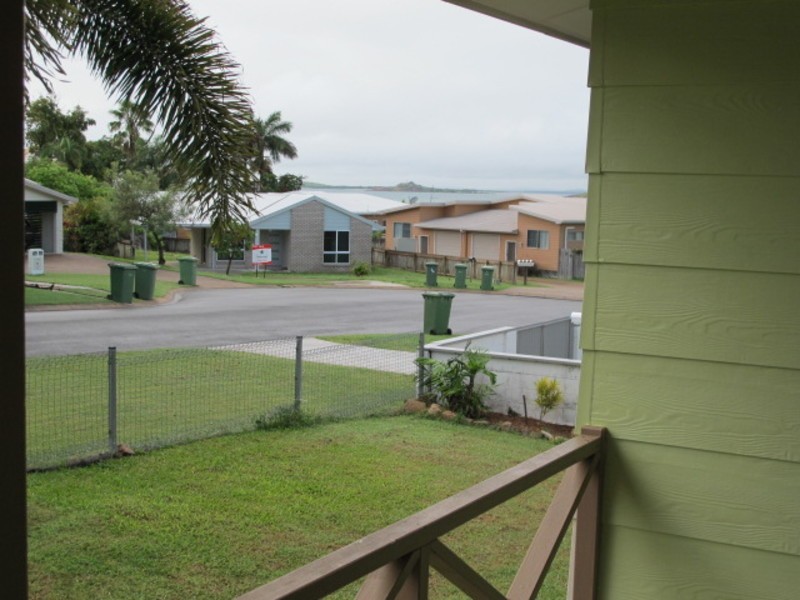 4 Lotus Lane, Bowen QLD 4805