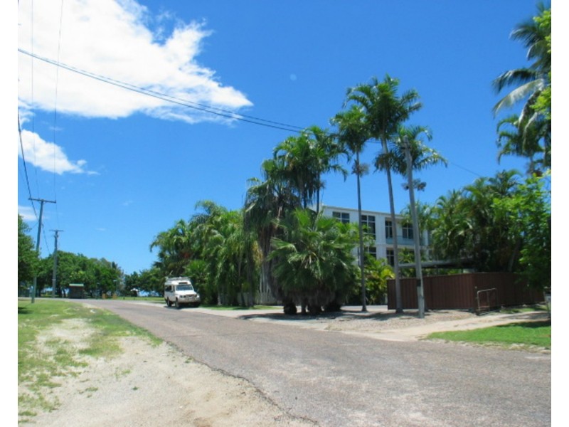 2/89 Horseshoe Bay Road, Bowen QLD 4805