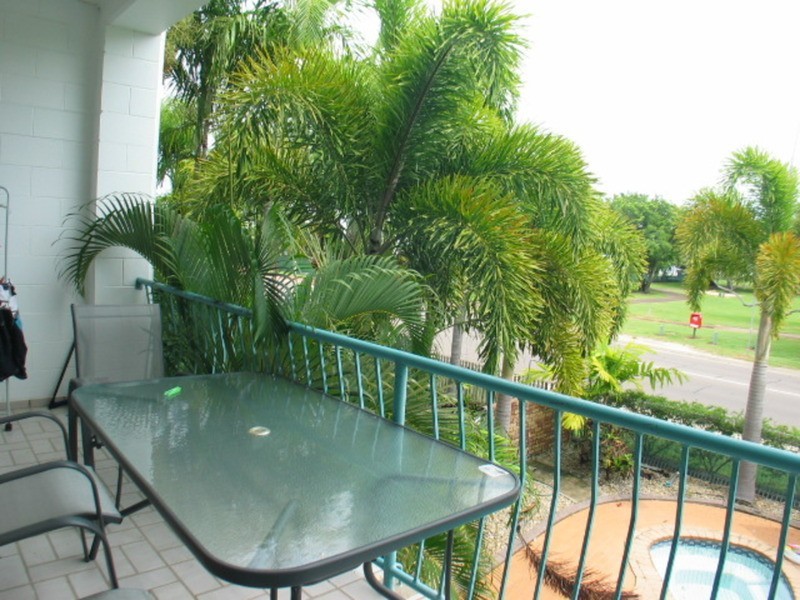 8/89 Horseshoe Bay Road, Bowen QLD 4805