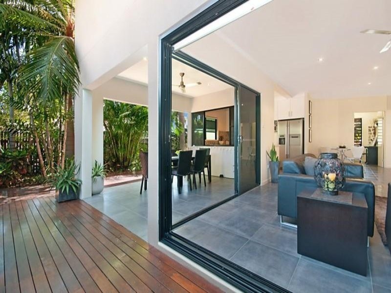 9 Campbell Street, Hermit Park QLD 4812