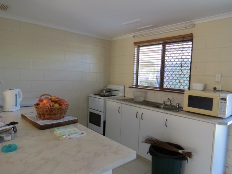 2/2a Powell Street, Bowen QLD 4805