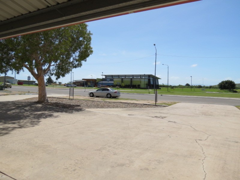 2/2a Powell Street, Bowen QLD 4805