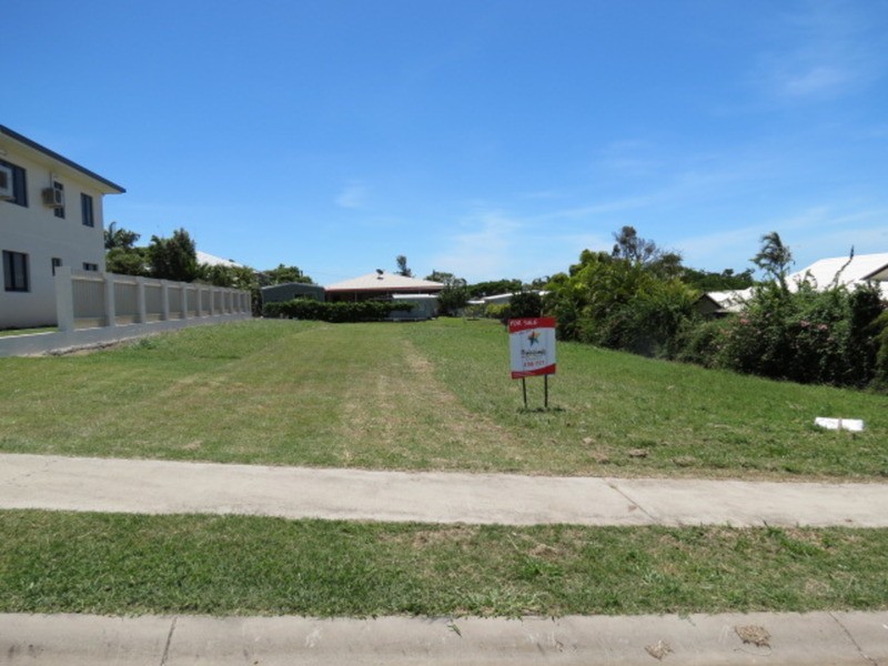 8 Tynwald Avenue, Bowen QLD 4805