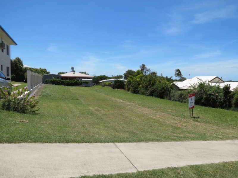8 Tynwald Avenue, Bowen QLD 4805