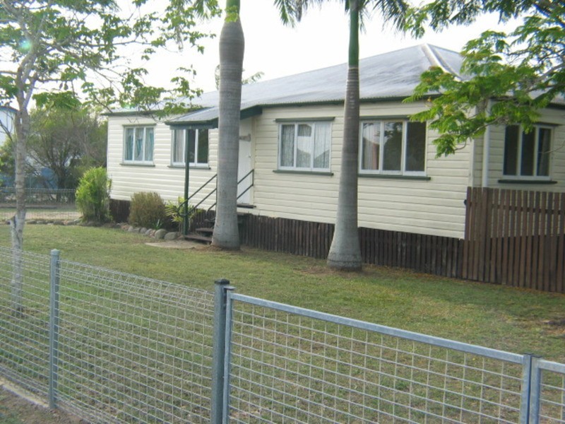 14A Livingstone, Bowen QLD 4805