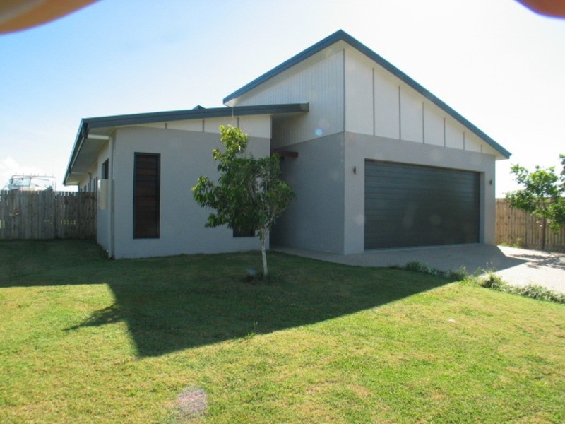 18 Banks Drive, Bowen QLD 4805