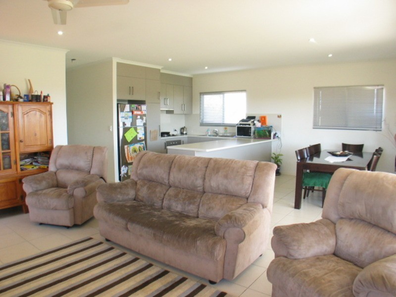 18 Banks Drive, Bowen QLD 4805