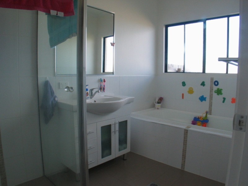 18 Banks Drive, Bowen QLD 4805