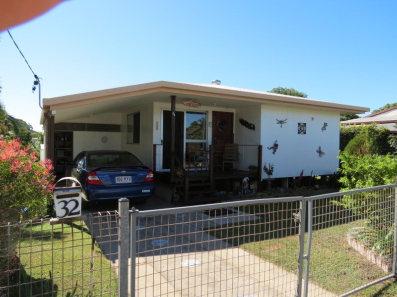 32  Thomas Street, Bowen QLD 4805