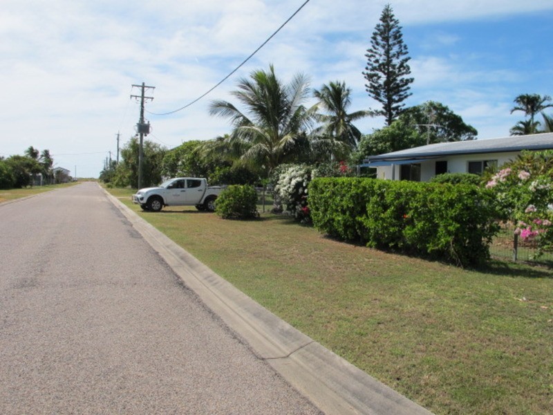36 Scott Avenue, Bowen QLD 4805