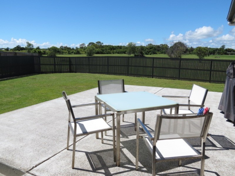 6 Silk  Road, Bowen QLD 4805