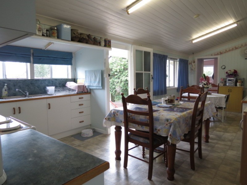 32 Reynolds Street, Bowen QLD 4805