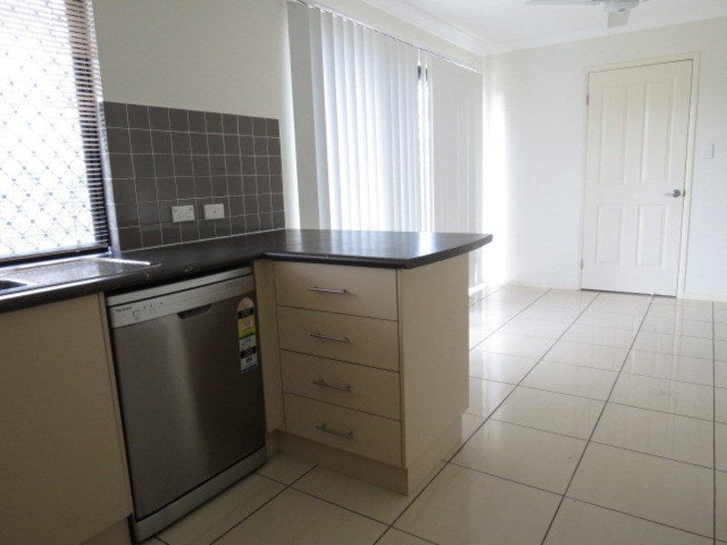 2/98a Williams Street, Bowen QLD 4805