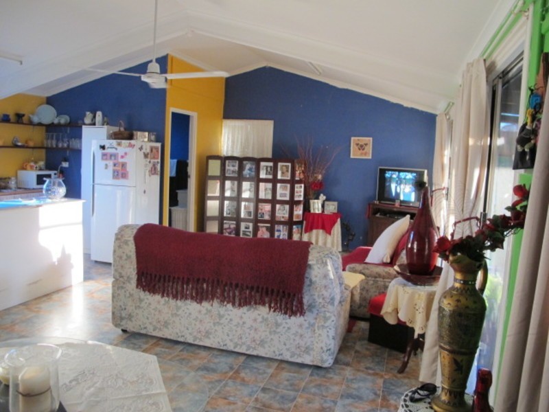 27 Elphinstone Street, Bowen QLD 4805