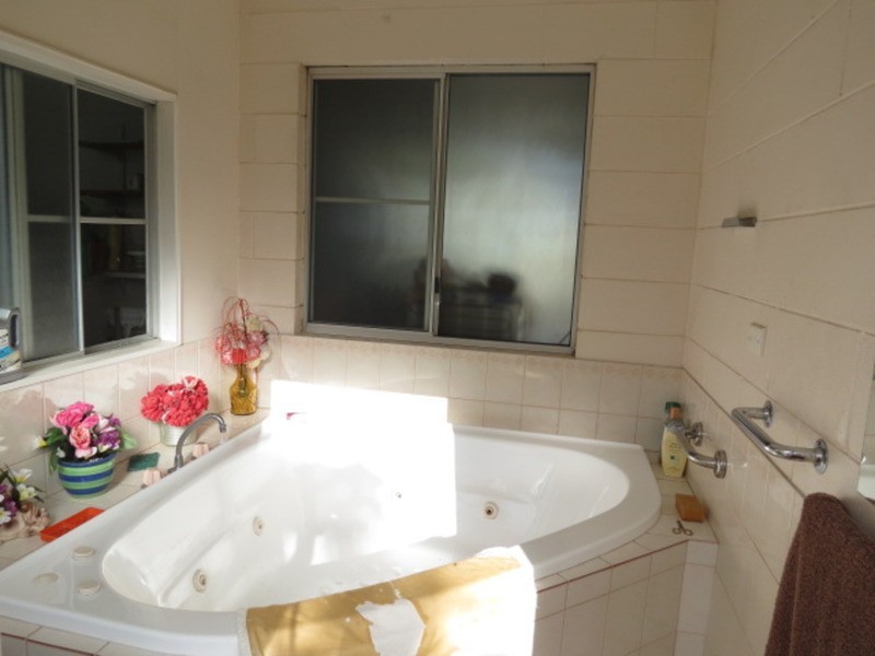 2/25 Marshall Street, Bowen QLD 4805