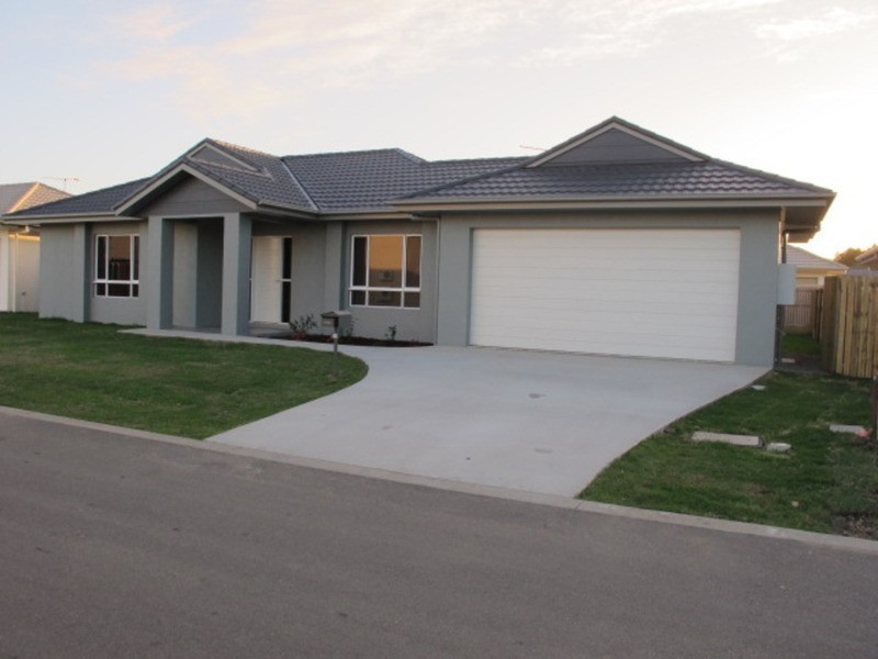 12 Seabreeze  Crescent, Bowen QLD 4805