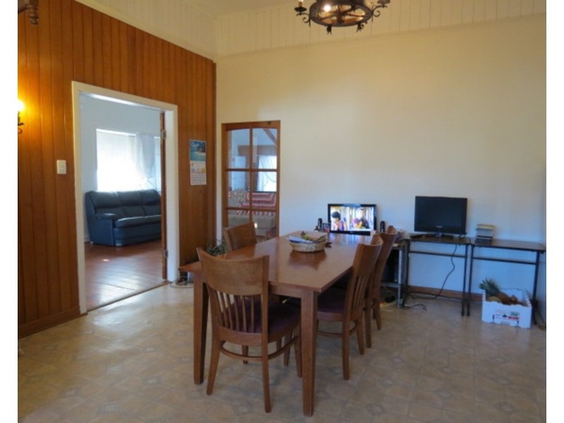 8 Gordon Street, Bowen QLD 4805