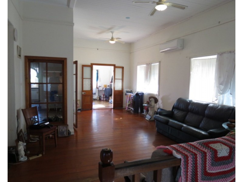 8 Gordon Street, Bowen QLD 4805