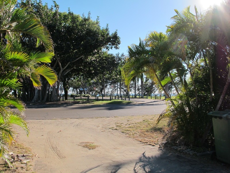 2/79 Horseshoe Bay Road, Bowen QLD 4805