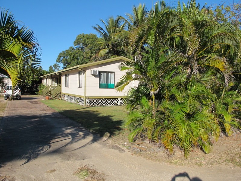 2/79 Horseshoe Bay Road, Bowen QLD 4805