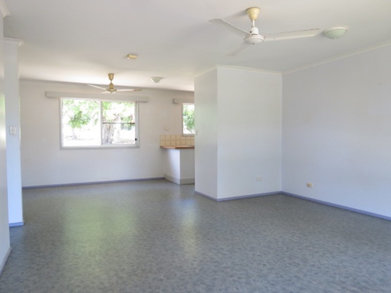 8 Salisbury Crescent, Bowen QLD 4805