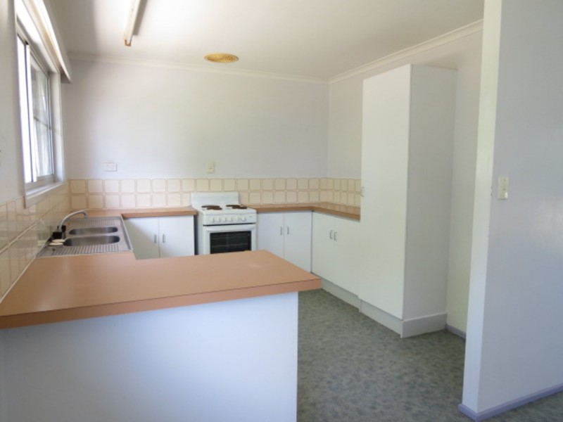 8 Salisbury Crescent, Bowen QLD 4805
