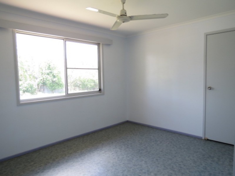 8 Salisbury Crescent, Bowen QLD 4805