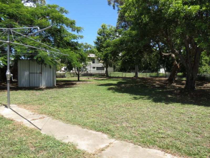 8 Salisbury Crescent, Bowen QLD 4805