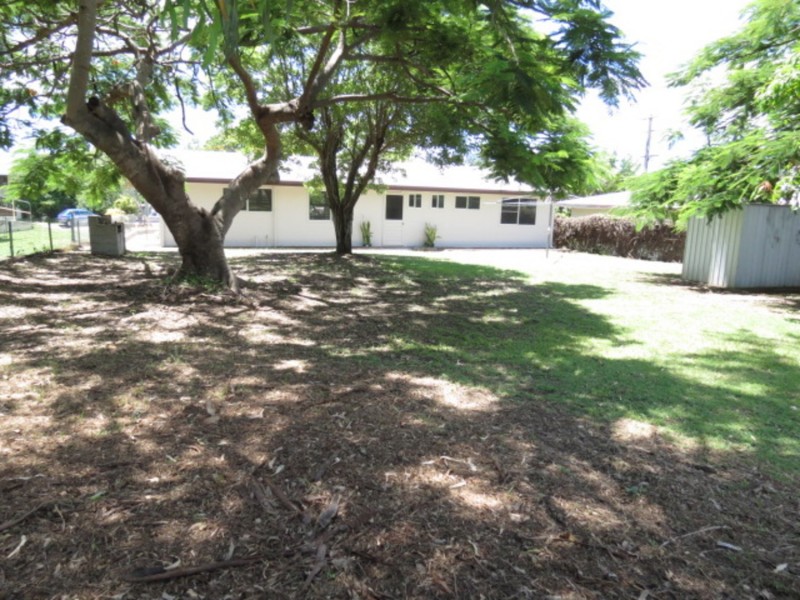 8 Salisbury Crescent, Bowen QLD 4805