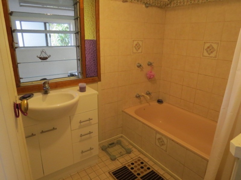 84 Herbert Street, Bowen QLD 4805