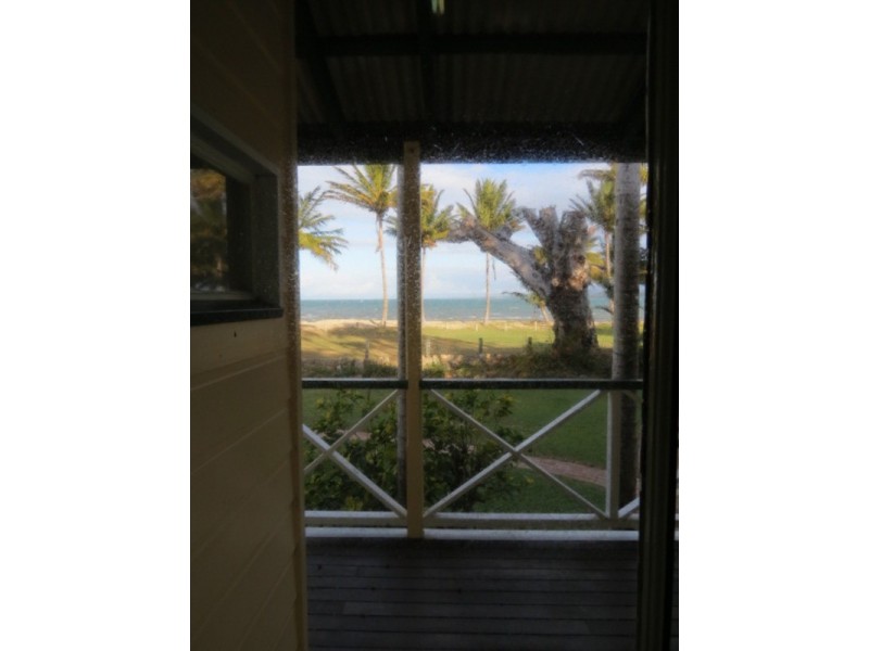 11 Thomas Street, Bowen QLD 4805