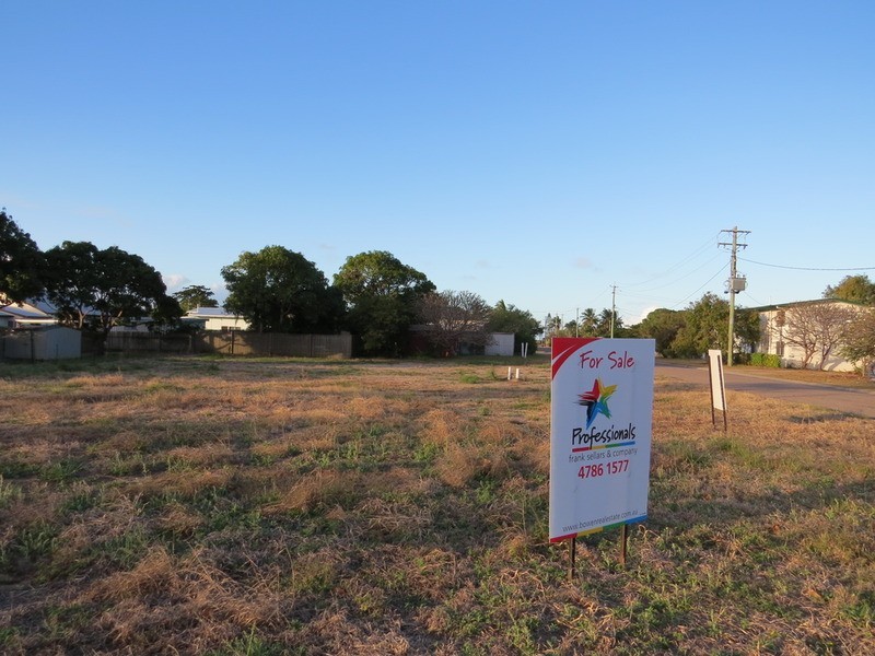 40 Creek Street, Bowen QLD 4805