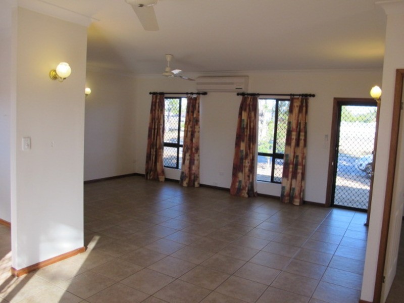 24 Crofton Street, Bowen QLD 4805